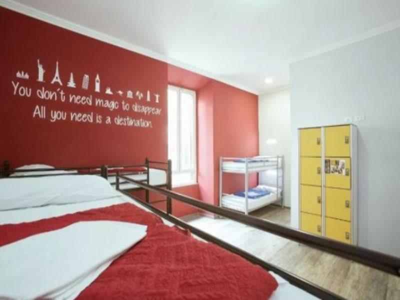Alessandro Palace & Bar Hostel Rom