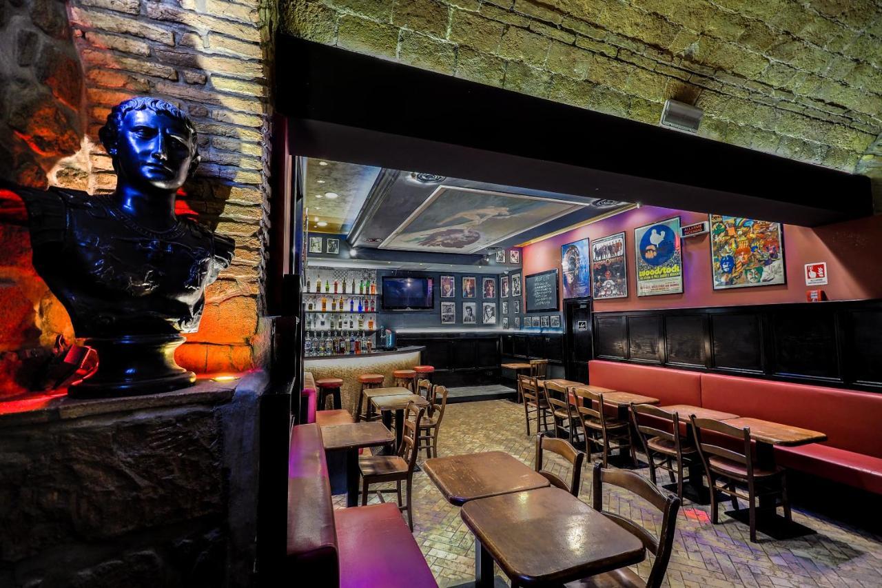 Alessandro Palace & Bar Hostel Rom